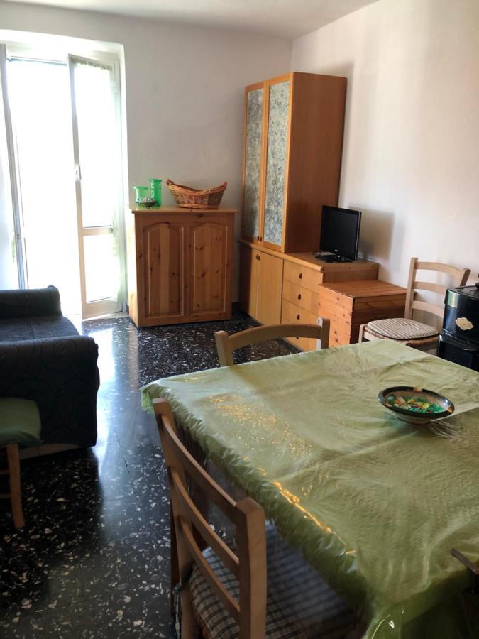Apartamento Bilocale Mirella Carro Exterior foto