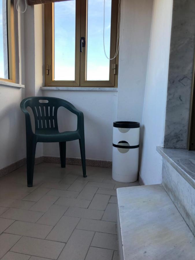 Apartamento Bilocale Mirella Carro Exterior foto